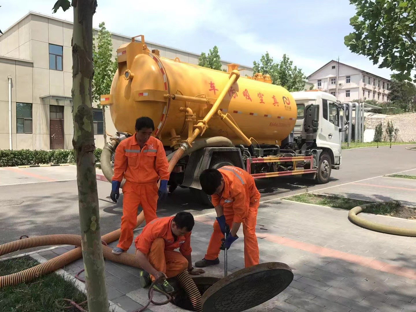 麻涌镇化粪池清理与5-8吨吸粪车施工效率分析